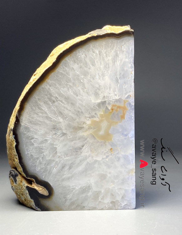 سنگ راف کوارتز عقیق برزیلی سفید ۹۴۵ گرمی تکی با حاشیه عقیق