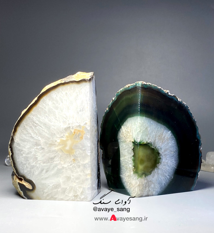 راف کوارتز عقیق سبز در کنار راف کوارتز عقیق سفید