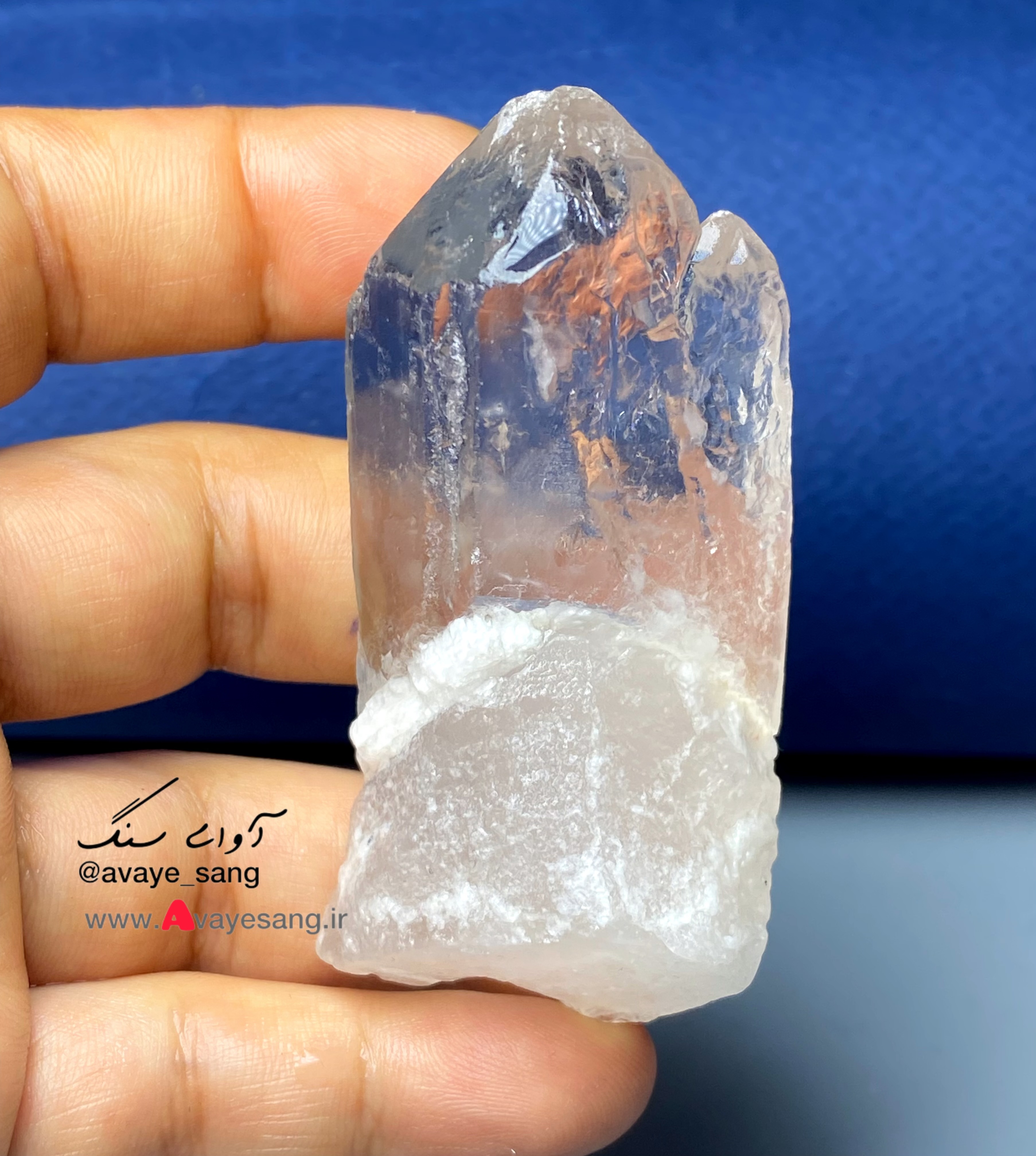 سنگ کریستال کوارتزشفاف طبیعی؛ تراش نخورده ۶۰ تا ۹۹گرم ،۵ تا۸ سانت