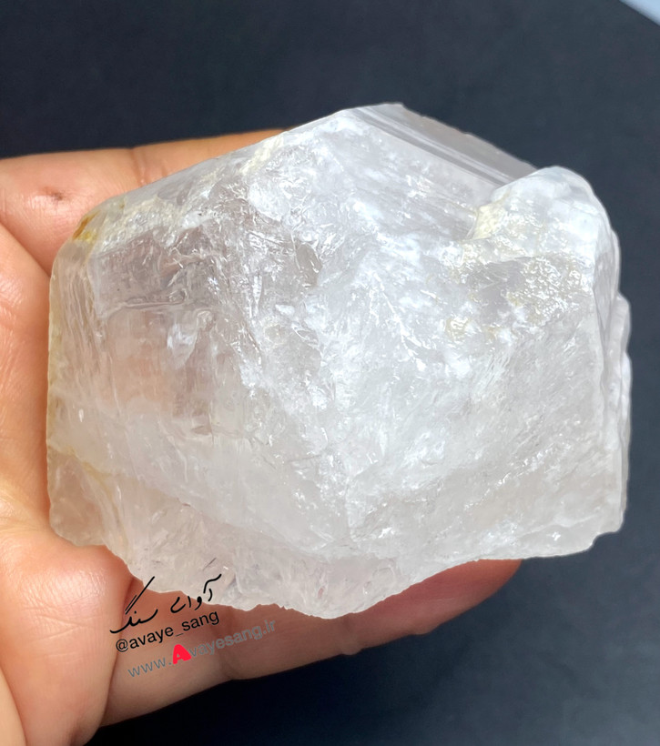 سنگ کریستال کوارتزشفاف طبیعی؛ تراش نخورده 200 تا 300 گرم، ۷ سانت تا ۱۰ سانت